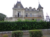 Ponctué de superbes demeures